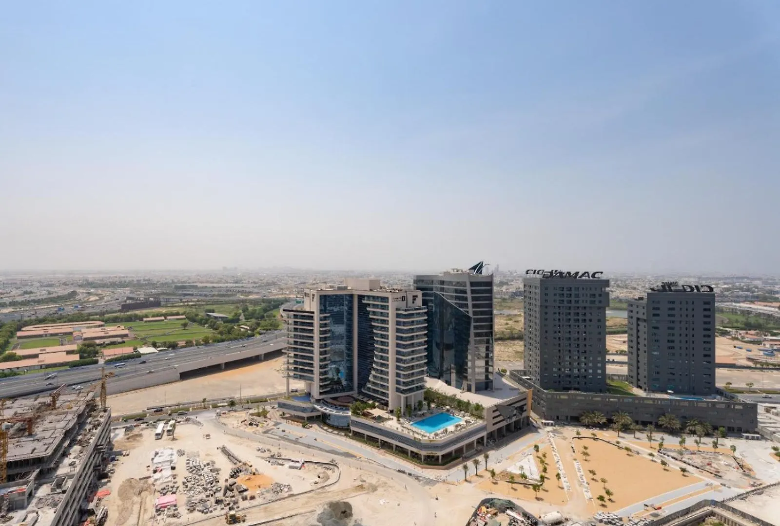 Sleek 1-Bedroom Apartment -Ag Tower, Business Bay Dubaj